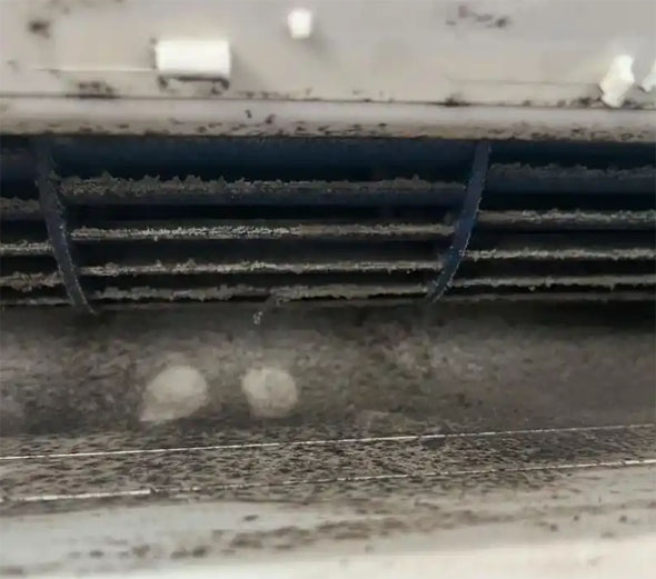 红塔空调吹的风有股烧焦味是怎么回事